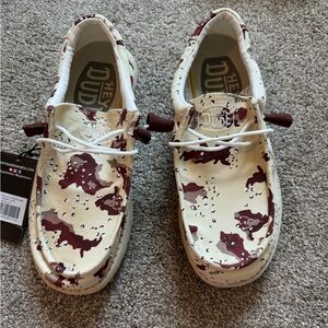 Desert Camo hey dudes size 7 men size 9 woman